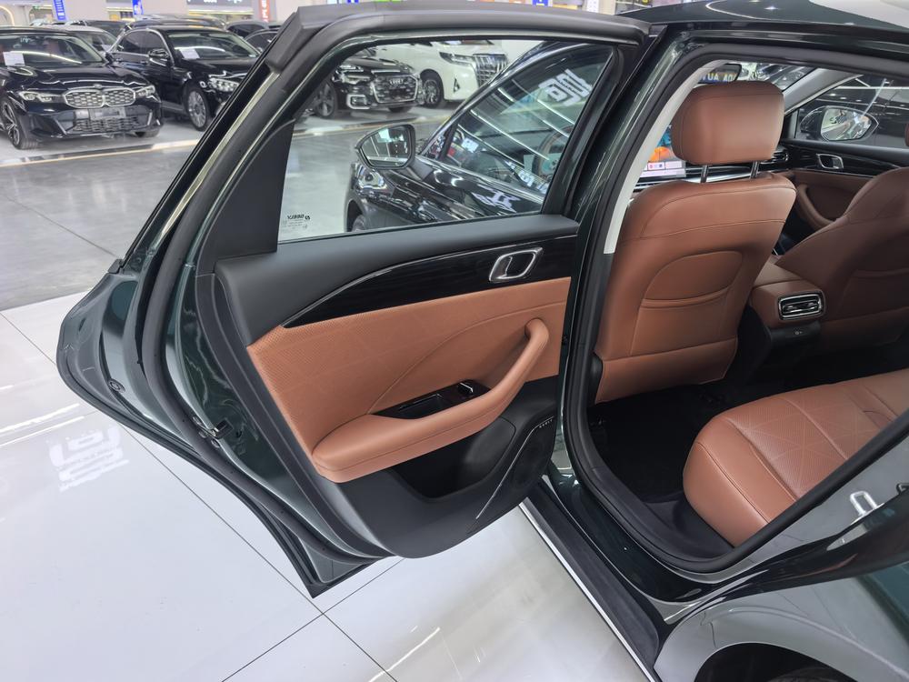 GEELY Emgrand 2025 #16 GEELY Emgrand 2025 صورة سيارة #16