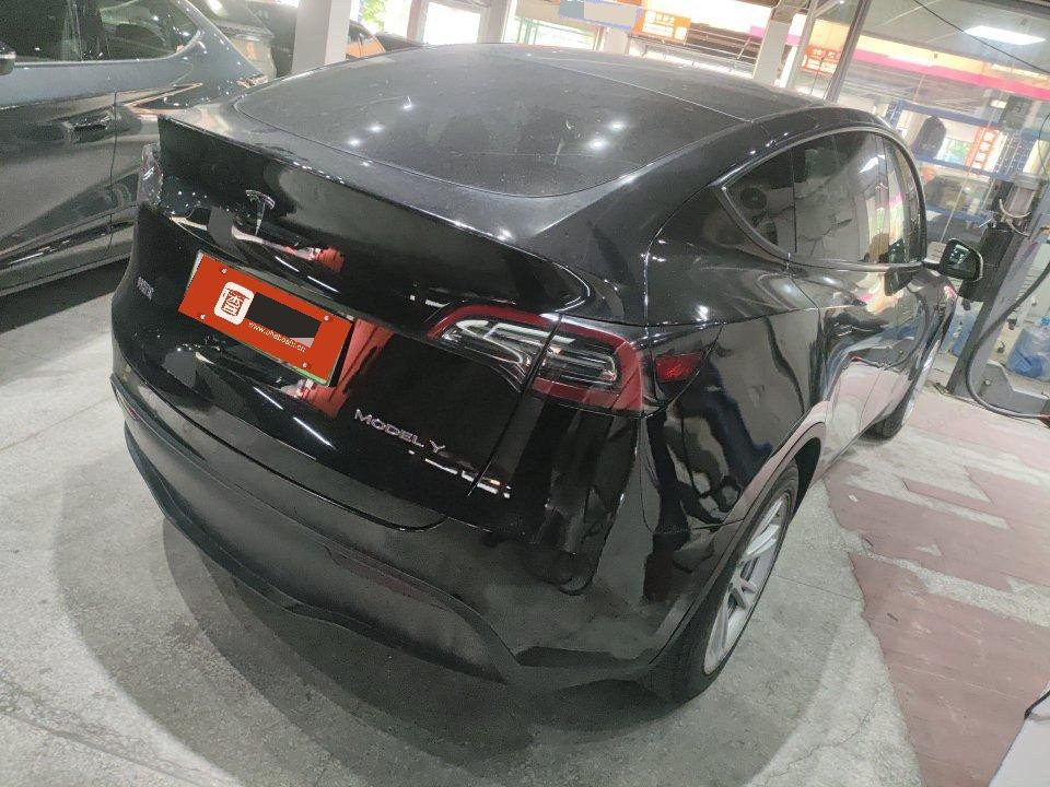 Tesla Model Y 2023 #3 Tesla Model Y 2023 صورة سيارة #3