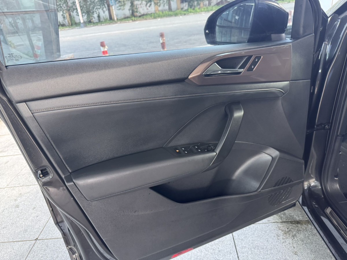 Volkswagen Tharu 2022 car image #10