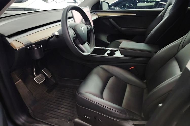 Tesla Model Y 2022 #15 Tesla Model Y 2022 car image #15