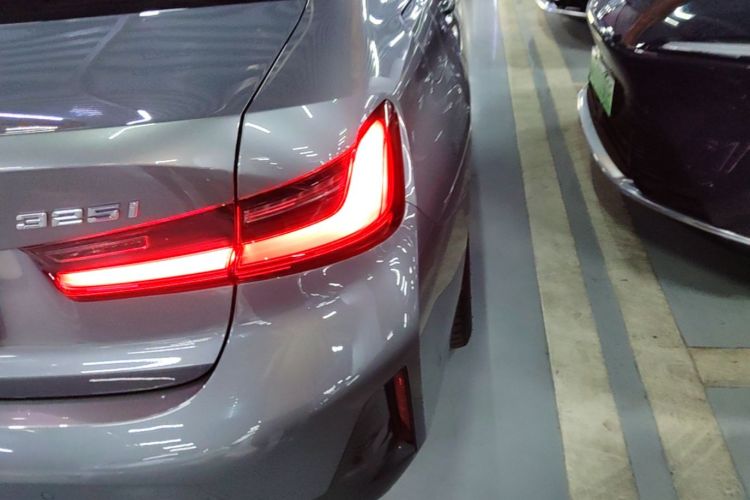 BMW 3 Series 2023 #8 BMW 3 Series 2023 car image #8