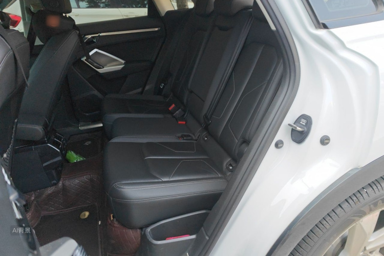 Audi Q3 2020 immagine di auto #19