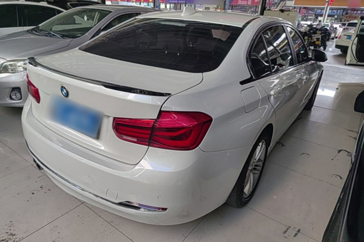 BMW 3 Series 2017 #5 BMW 3 Series 2017 car image #5