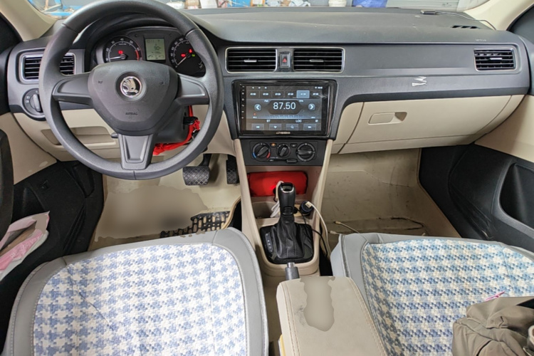 Skoda Rapid 2016 #10 Skoda Rapid 2016 car image #10