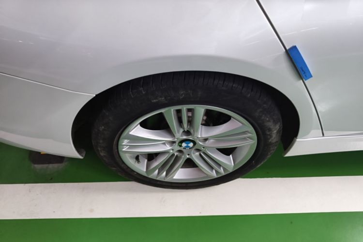 BMW 3 Series 2017 car image #10