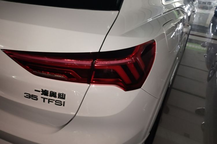 Audi Q3 2023 #8 Audi Q3 2023 car image #8