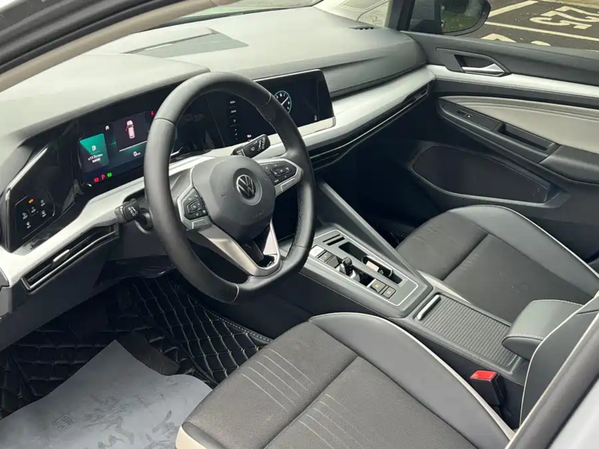 Volkswagen Golf 2021 car image #8