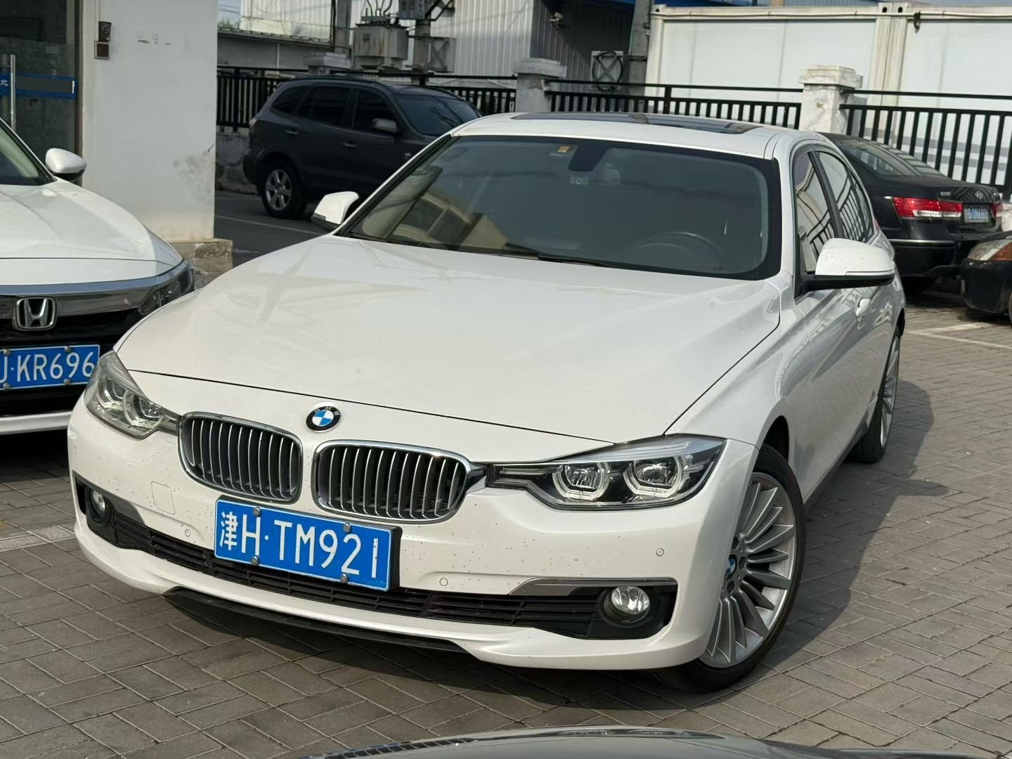 BMW 3 Series 2018 car image 