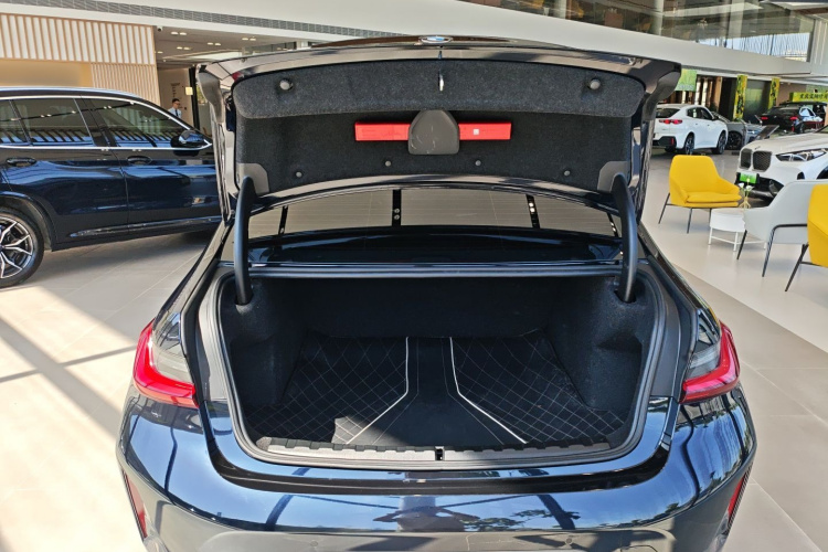 BMW 3 Series 2024 صورة سيارة #19