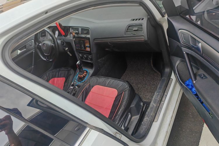 Volkswagen Golf 2016 car image #23