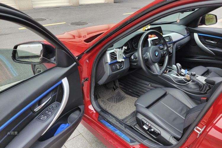 BMW 3 Series 2018 car image #18