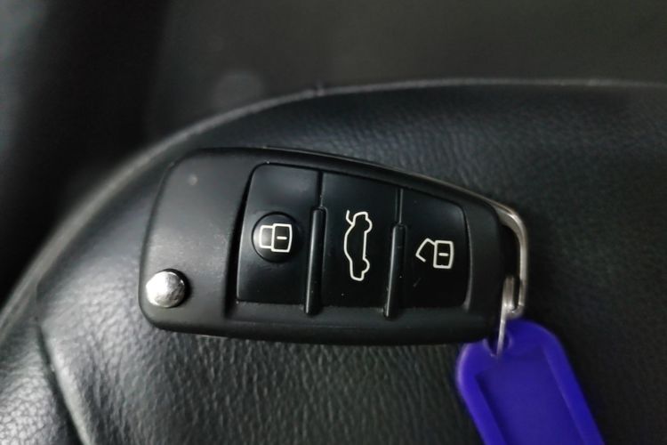 Audi A3 2019 car image #9