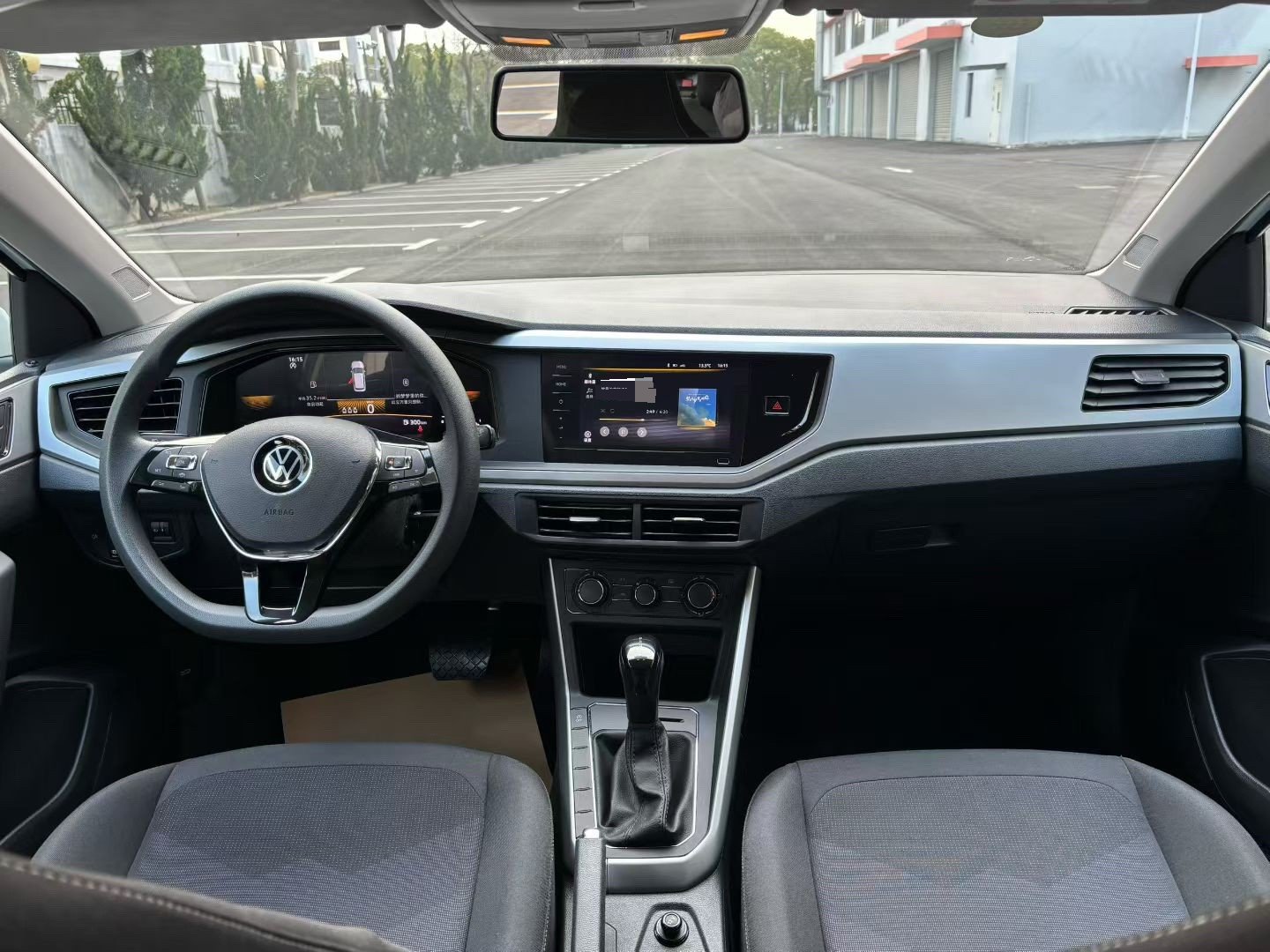 Volkswagen Polo 2023 car image #5