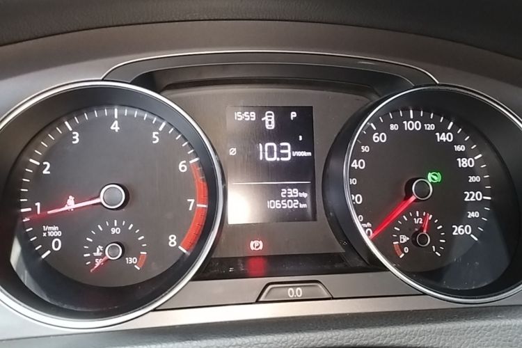 Volkswagen Golf 2015 car image #12