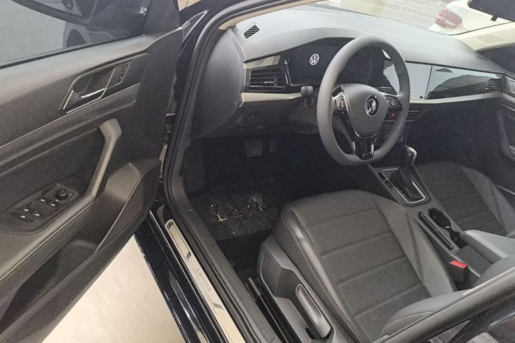 Volkswagen Lavida 2021 car image #16