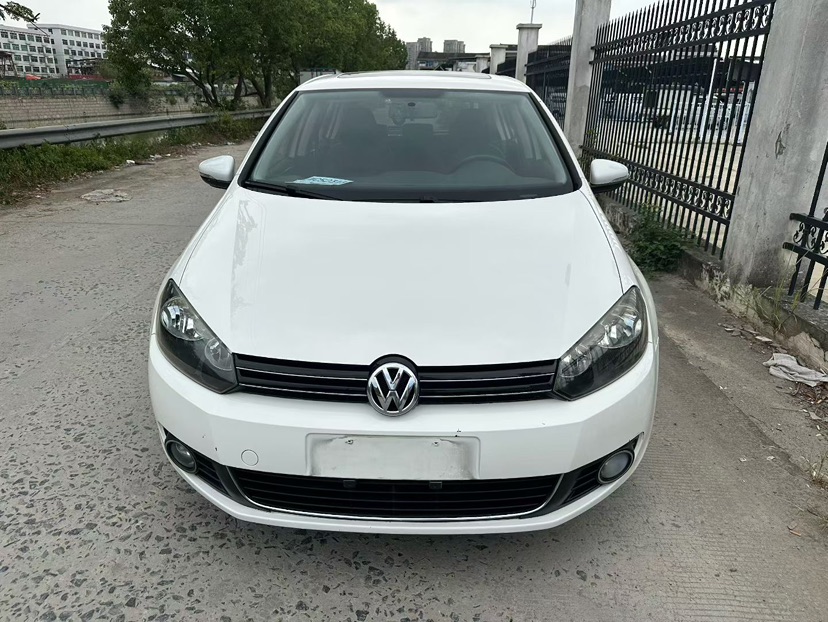 Volkswagen Golf 2013 car image #2