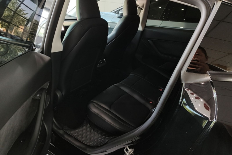 Tesla Model Y 2023 #17 Tesla Model Y 2023 car image #17
