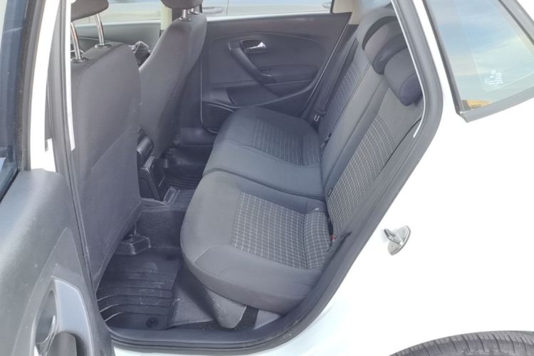Volkswagen Polo 2015 #17 Volkswagen Polo 2015 car image #17