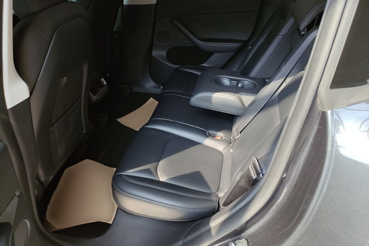 Tesla Model Y 2024 car image #17