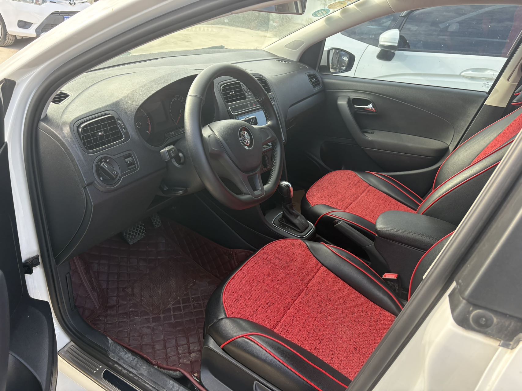 Volkswagen Polo 2018 صورة سيارة #3