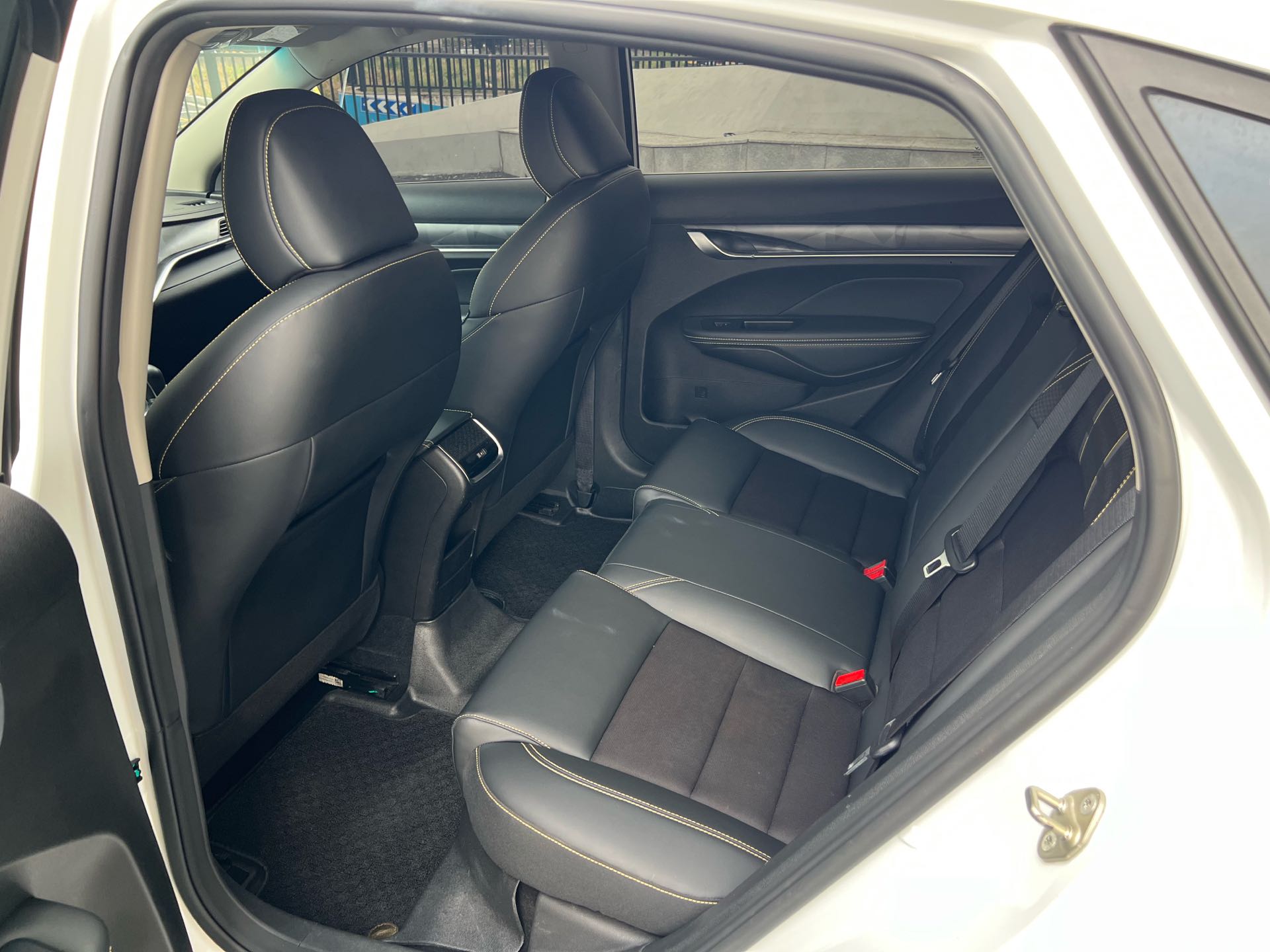 GEELY Binray 2021 car image #9