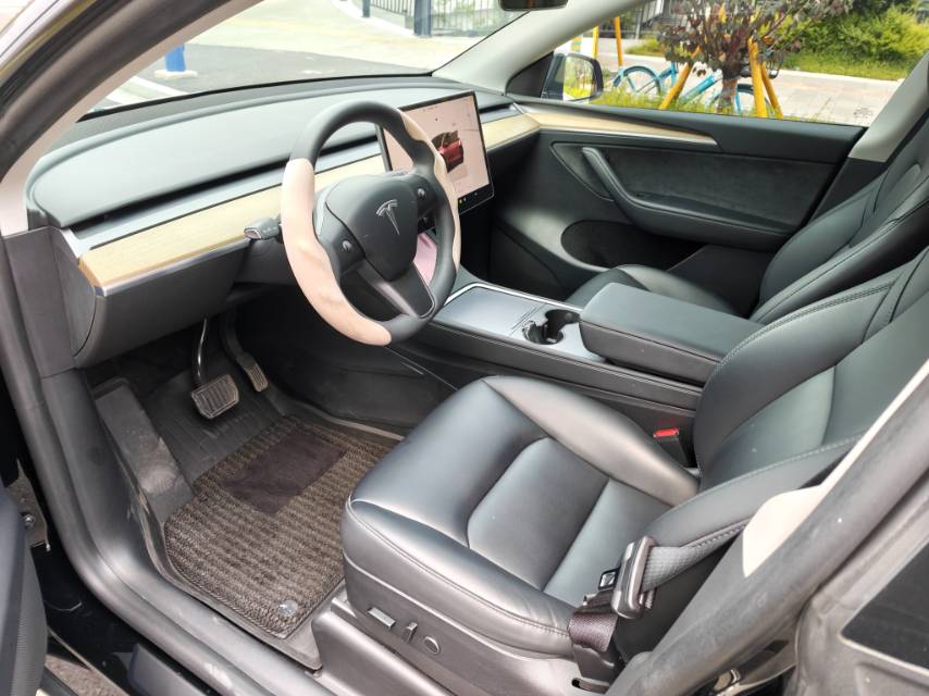 Tesla Model Y 2023 #7 Tesla Model Y 2023 car image #7