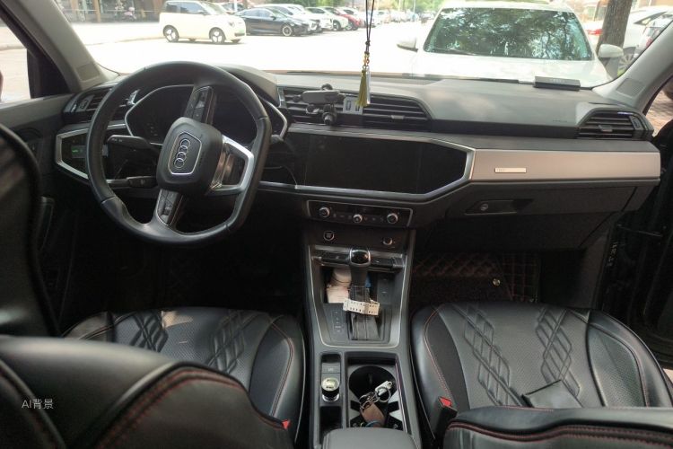 Audi Q3 2023 car image #11