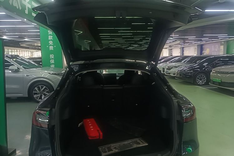 Tesla Model Y 2024 #19 Tesla Model Y 2024 car image #19