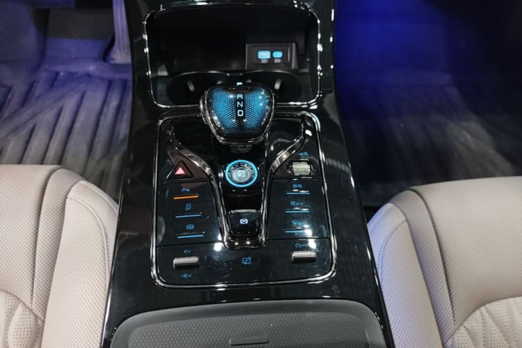 BYD Han 2024 car image #14