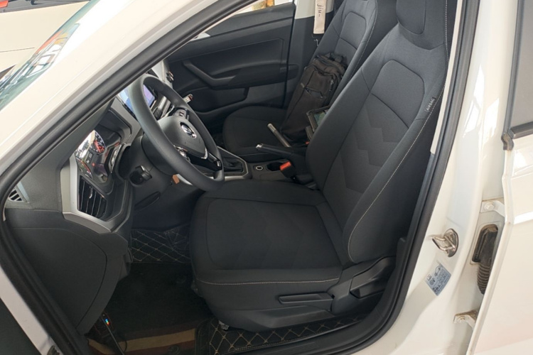 Volkswagen Polo 2021 car image #15