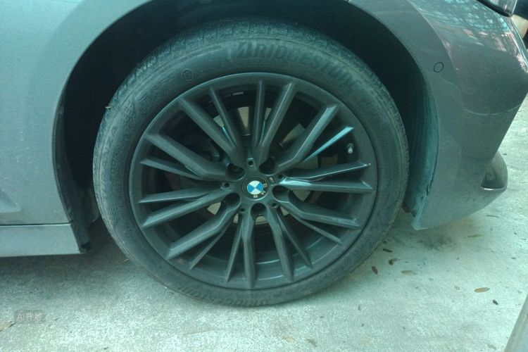 BMW 3 Series 2024 изображение автомобиля #9