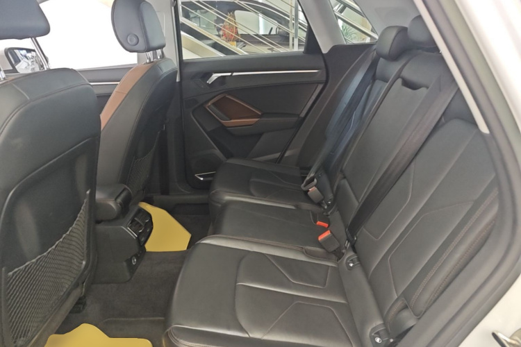 Audi Q3 2019 #17 Audi Q3 2019 car image #17