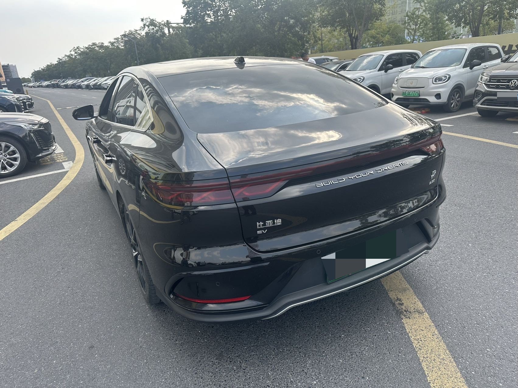 BYD Han 2024 car image #3