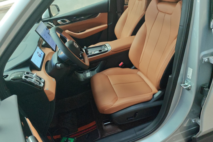 GEELY Boyue L 2026 image de voiture #15