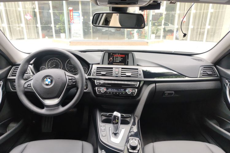 BMW 3 Series 2018 #10 BMW 3 Series 2018 car image #10