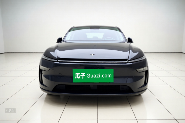 Tesla Model Y 2025 #3 Tesla Model Y 2025 car image #3