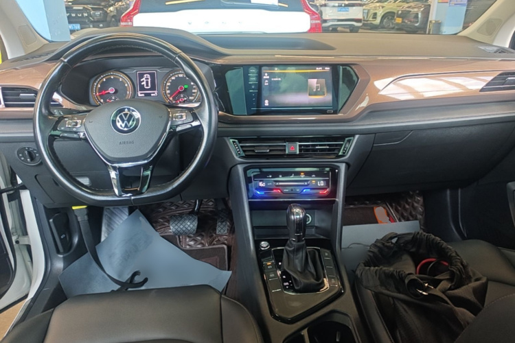 Volkswagen Tharu 2021 car image #10