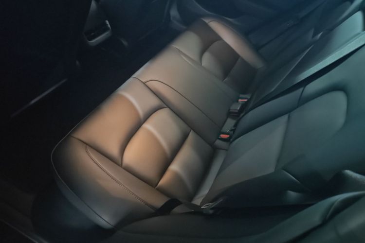 Tesla Model 3 2023 car image #17