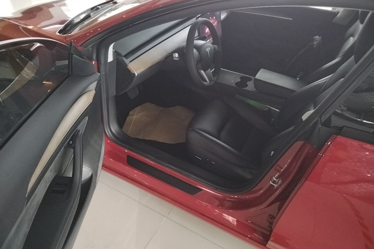 Tesla Model 3 2022 car image #16