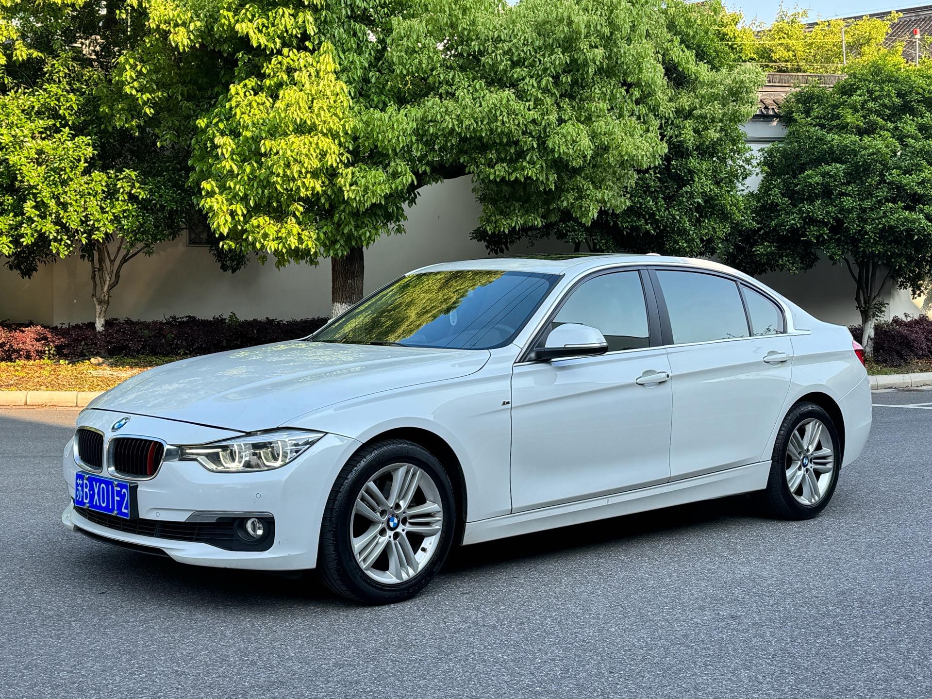 BMW 3 Series 2016 BMW 3 Series 2016 car image