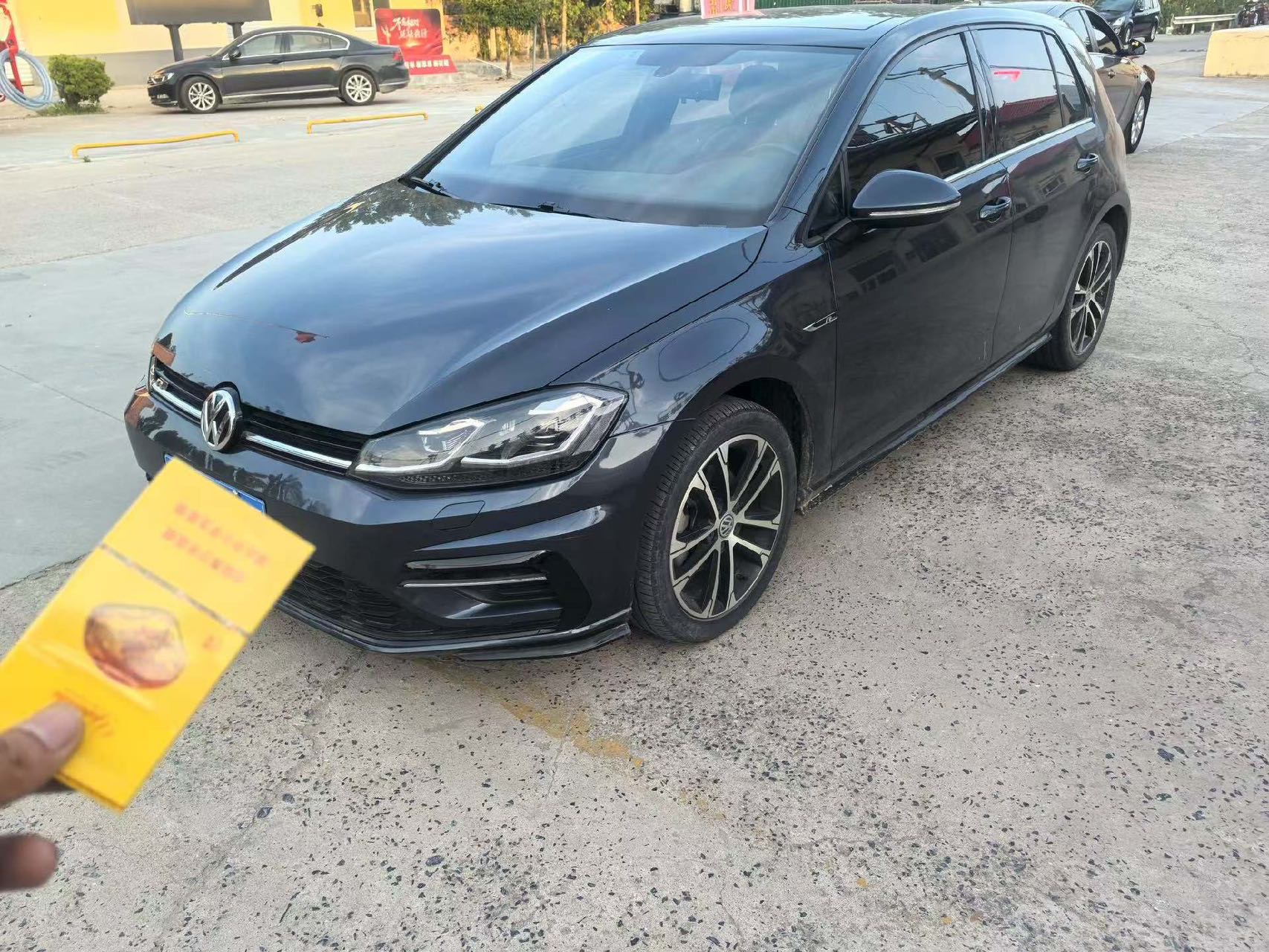 2020 immagine di auto 
