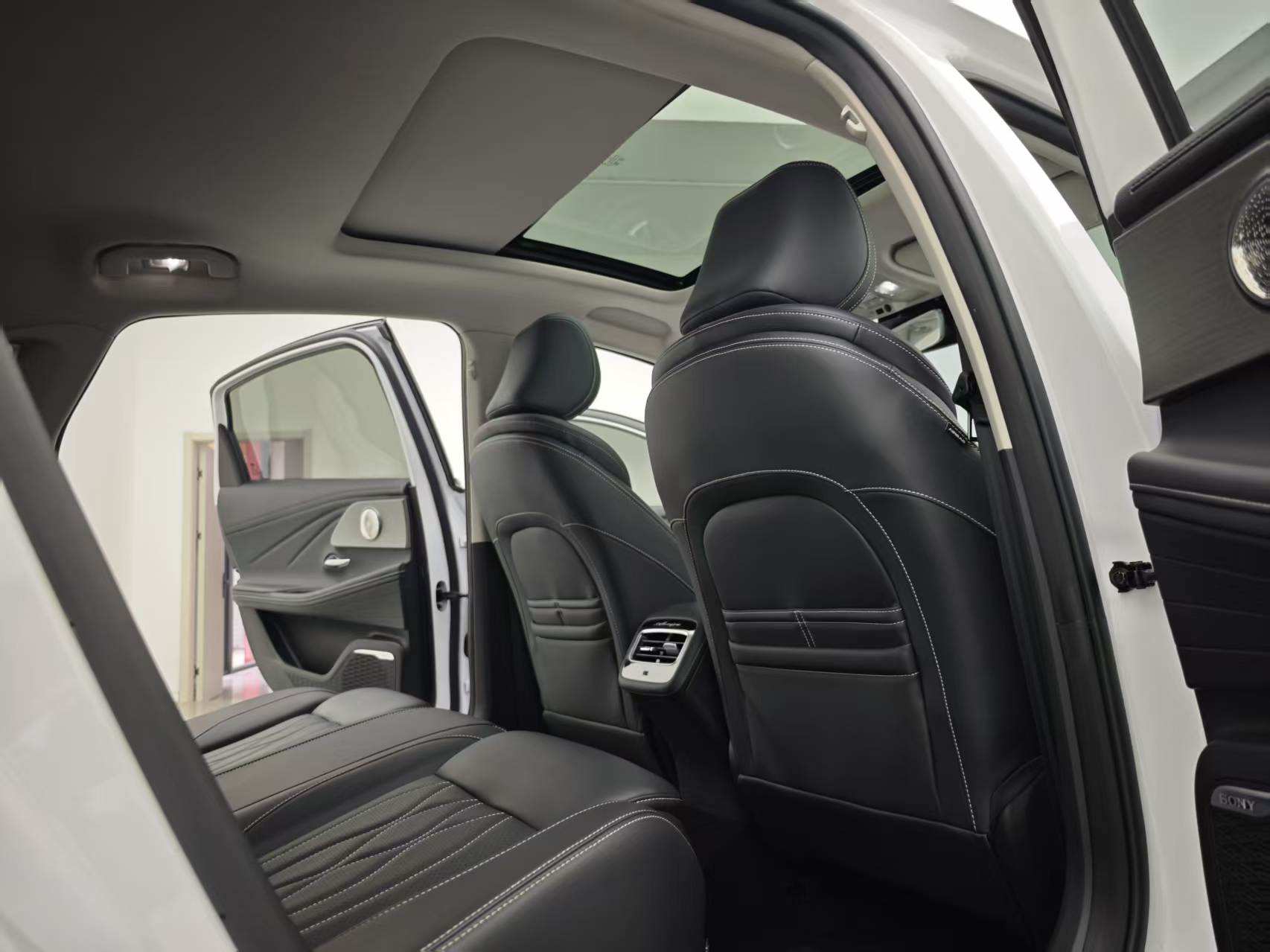 Chery Arrizo 8 2023 immagine di auto #5