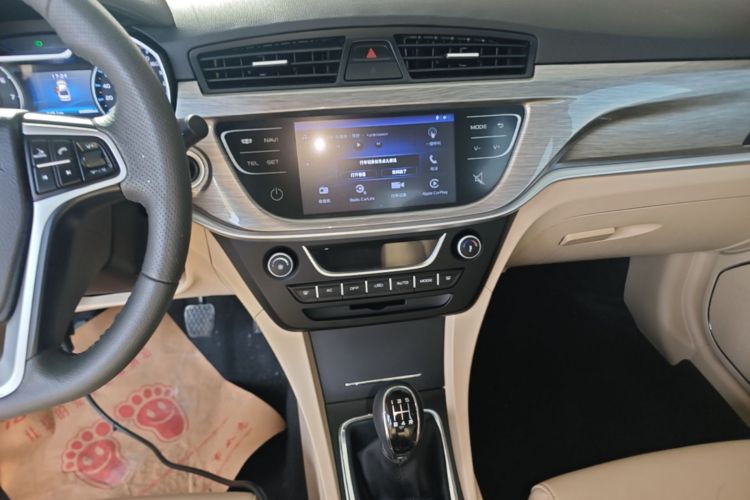 GEELY Emgrand 2017 car image #13
