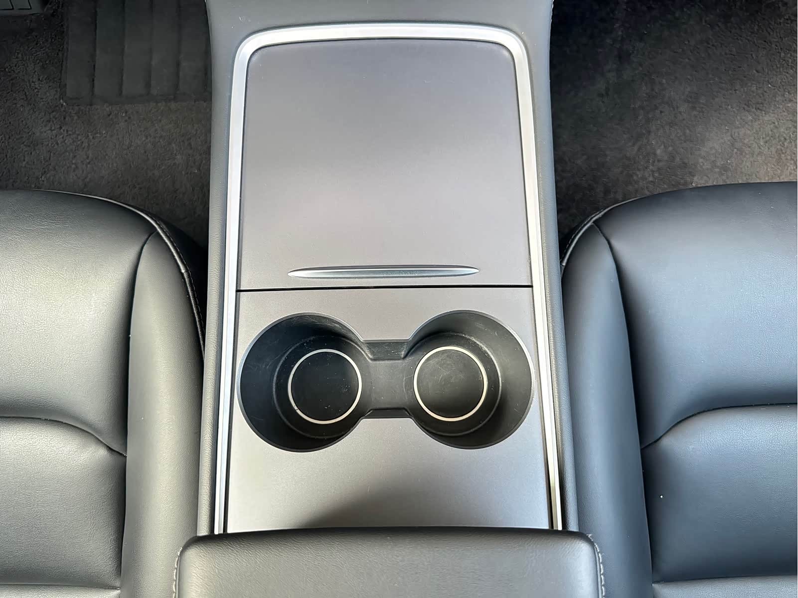 Tesla Model Y 2023 car image #17