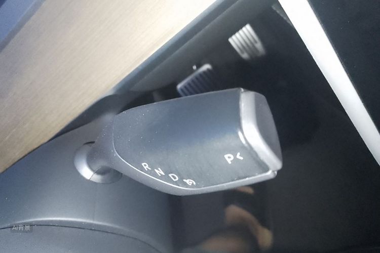 Tesla Model Y 2022 car image #16