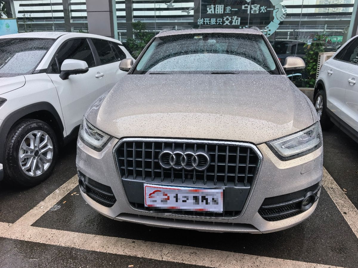 Audi Q3 2015 car image #2