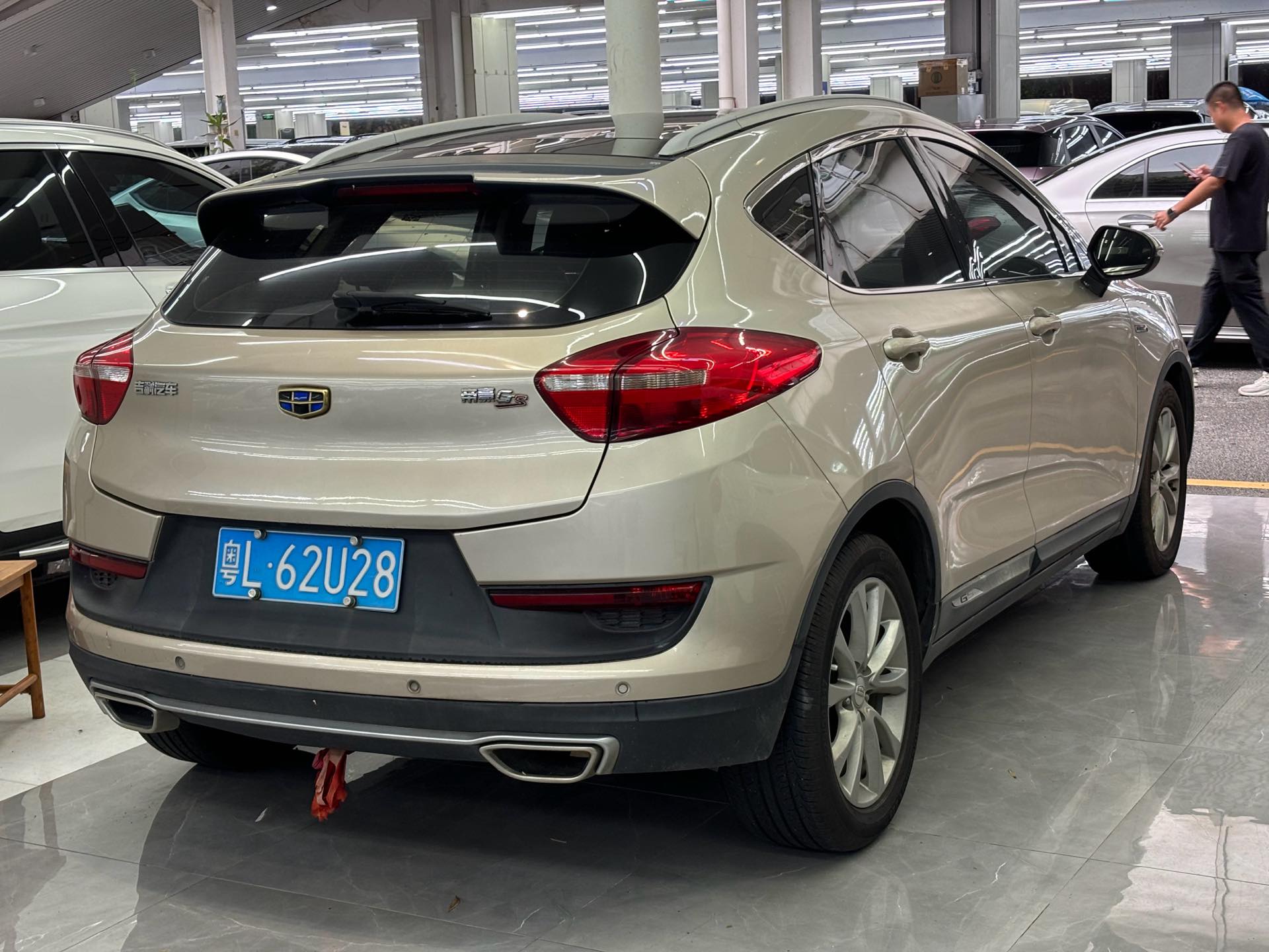 GEELY Emgrand GS 2016 car image #9