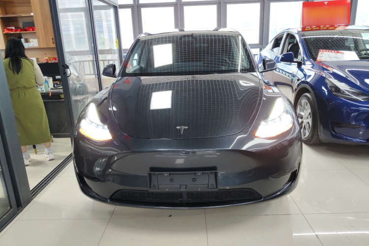 Tesla Model Y 2024 #3 Tesla Model Y 2024 car image #3