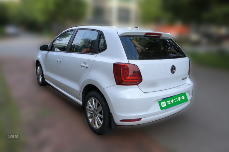 Volkswagen Polo 2015 car image #5