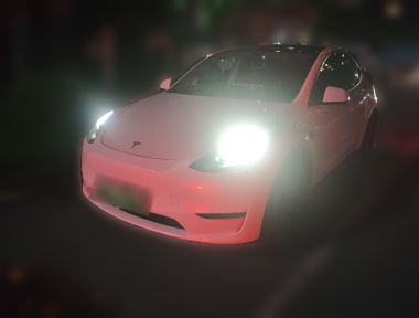 Tesla Model Y 2023 car image 
